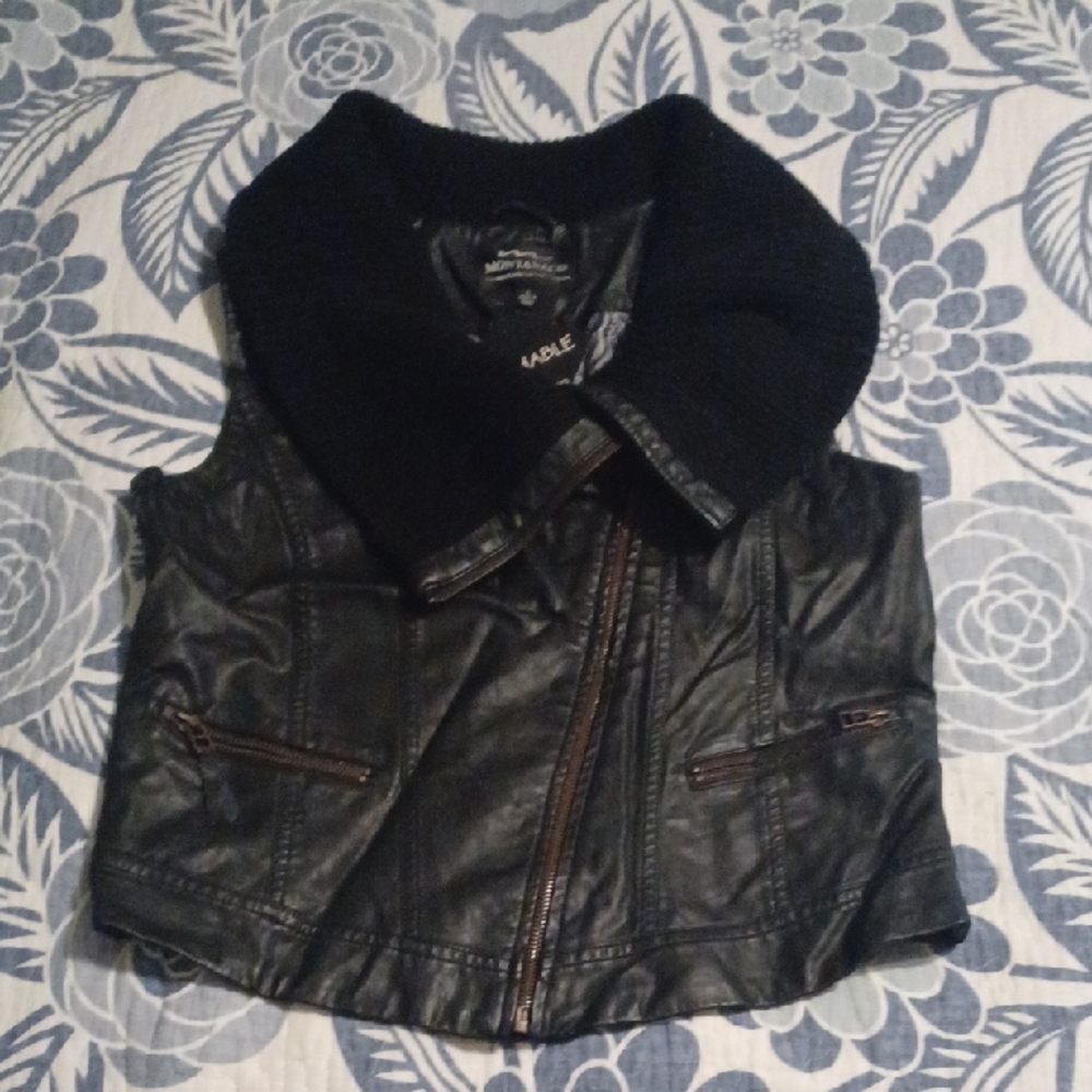 Montanaco Black Leather Vest with Knit Collar
